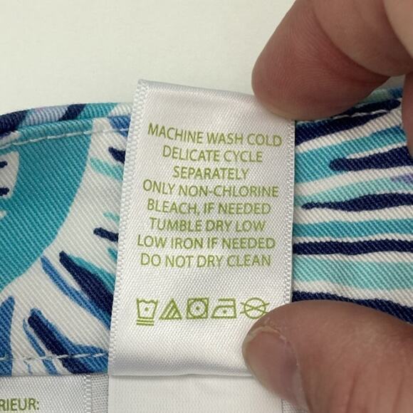 Lilly Pulitzer Callahan Stretch Short Bermuda Blue Fishful Thinking Print Size 2 - Picture 7 of 8